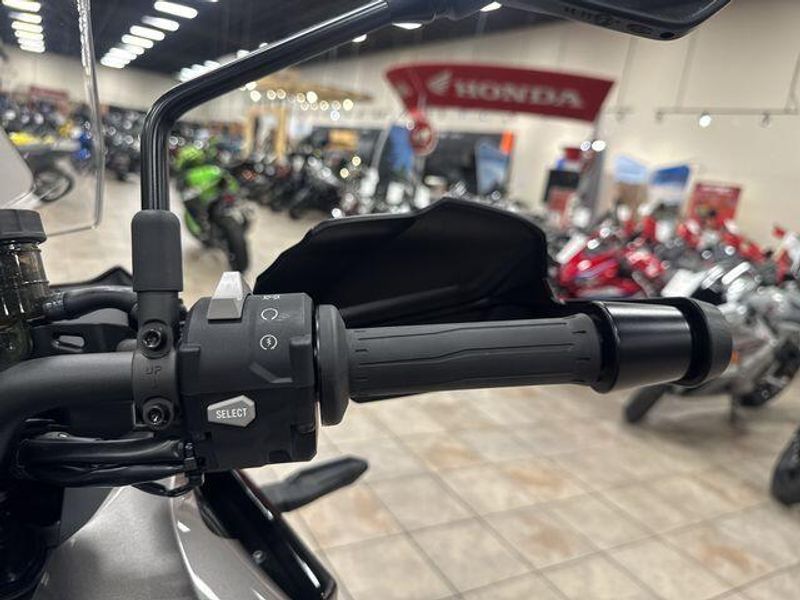 New 2025 Kawasaki VERSYS 1100 SE LT ABS Image 24