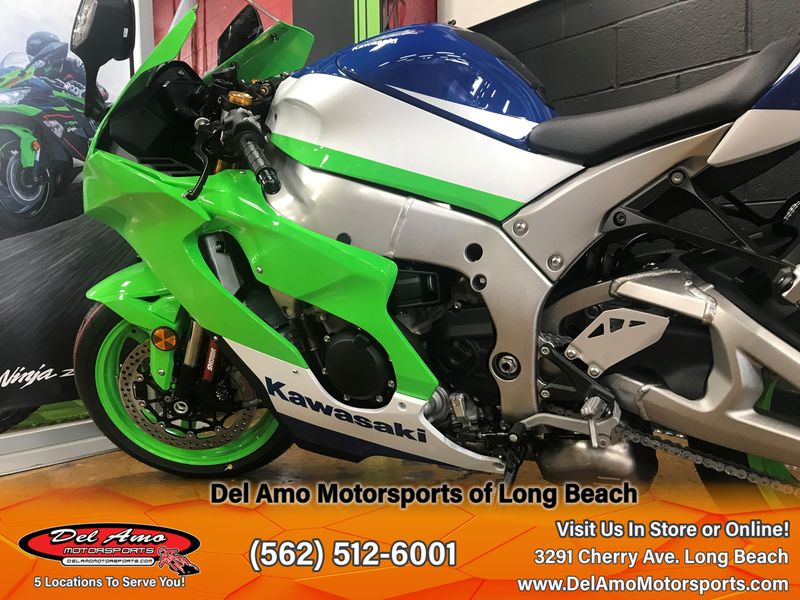 2024 Kawasaki ZX1002LRFBL-GN2  in a LIME GREEN/PEARL CRYSTAL WHITE/BLUE exterior color. Del Amo Motorsports of Long Beach (562) 362-3160 delamomotorsports.com 