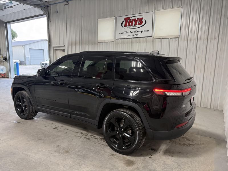 Used 2023 Jeep Grand Cherokee LimitedImage 14