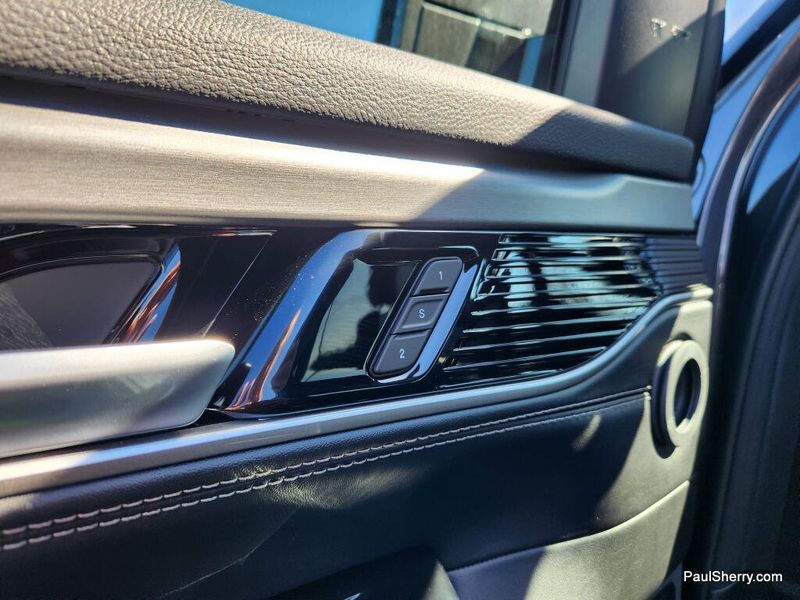 2026 Jeep Grand Wagoneer Upland 4x4