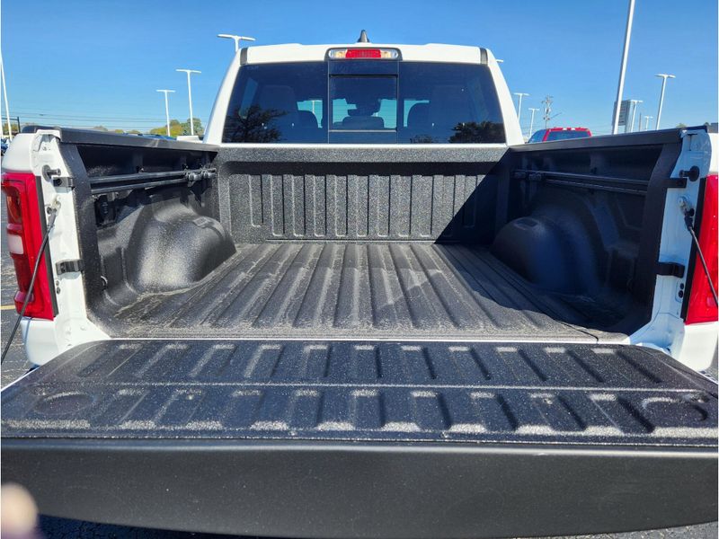 New 2027 RAM 1500 Big Horn Crew Cab 4x4 5'7' Box
