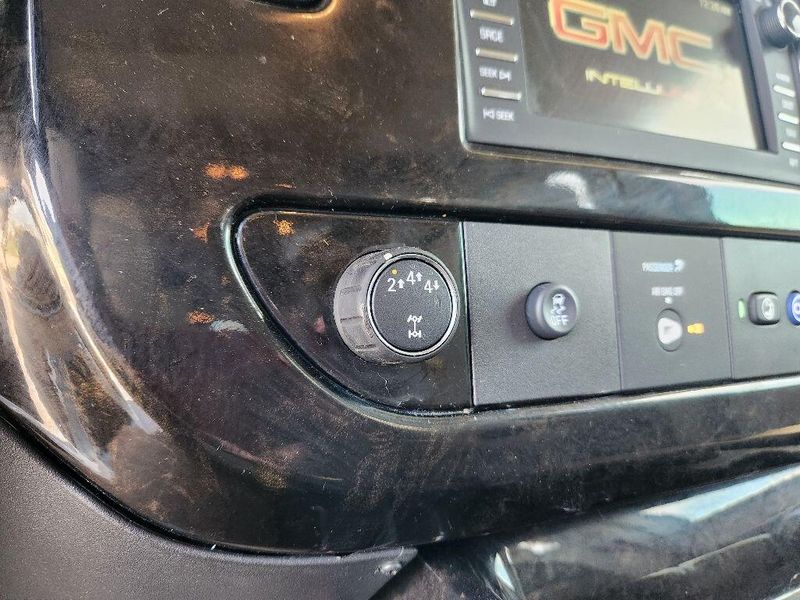 2019 GMC Savana Image 2