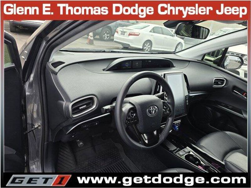 2021 Toyota RAV4 XLE photo 13