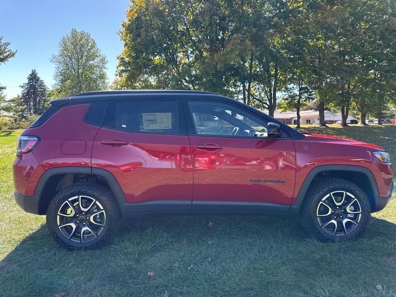 2026 Jeep Compass Trailhawk photo 2