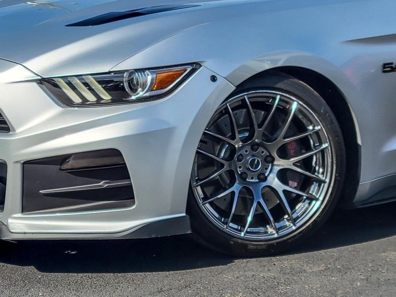 2016 Ford Mustang GT Premium photo 3