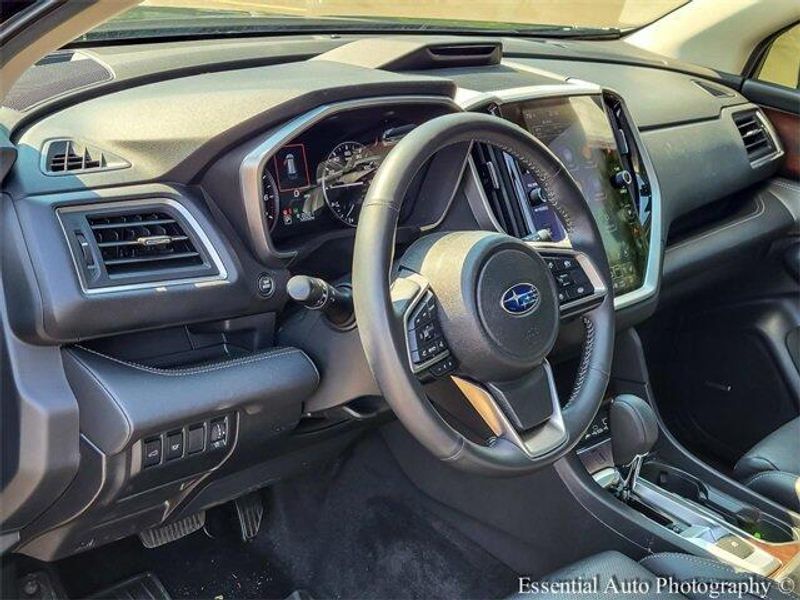 2023 Subaru Ascent Touring photo 5