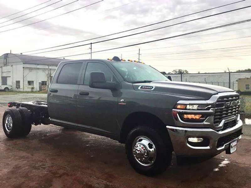 New 2026 RAM 3500 Tradesman Crew Cab Chassis 4x4 60