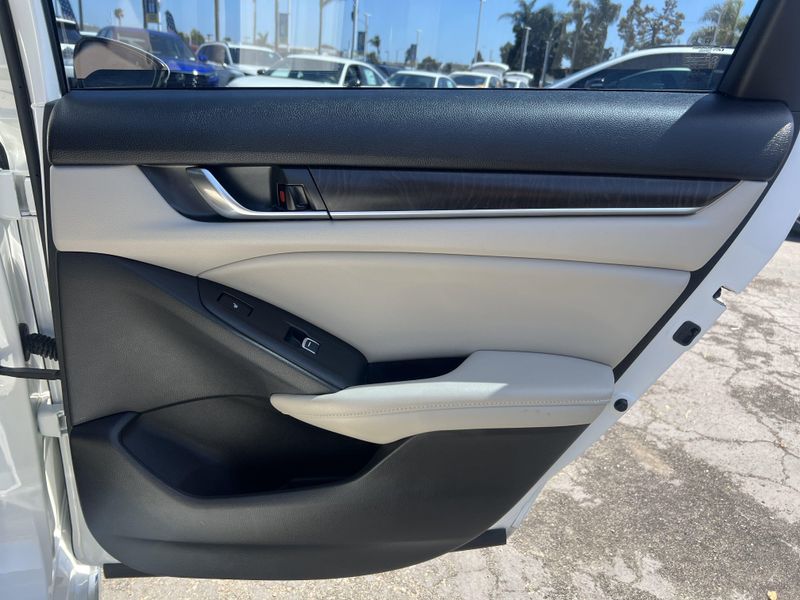 2019 Honda Accord Hybrid TouringImage 23
