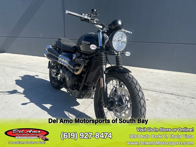 2024 Triumph SCRAMBLER 900  in a JET BLACK exterior color. Del Amo Motorsports of South Bay (619) 547-1937 delamomotorsports.com 