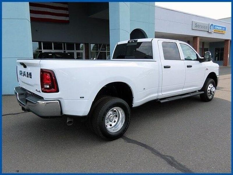 New 2025 RAM 3500 TradesmanImage 7