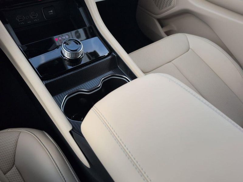 2025 Jeep Grand Cherokee Limited 4x2Image 30