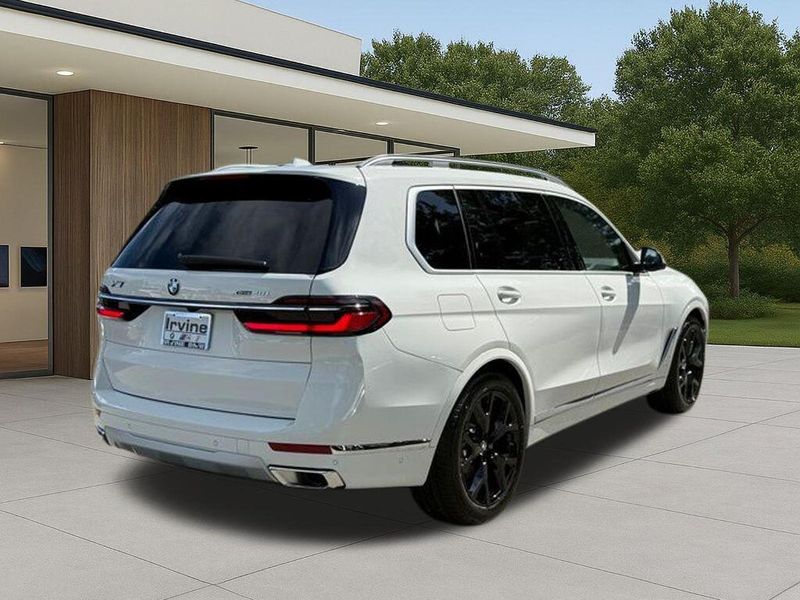 New 2026 BMW X7 xDrive40iImage 8