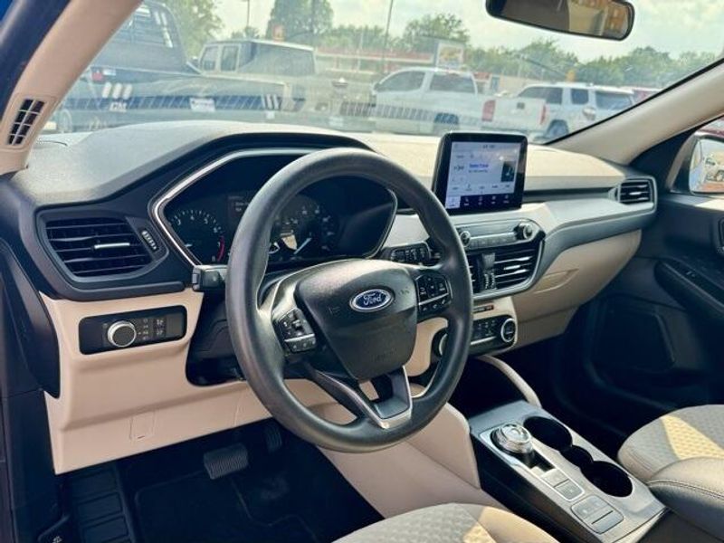 Used 2020 Ford Escape SEImage 11