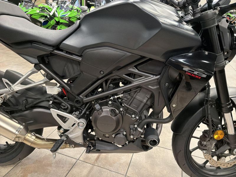 Used 2023 Honda CB300R ABS Image 20