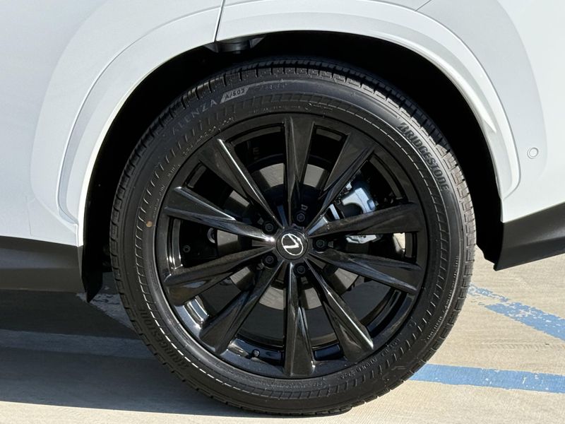 Used 2025 Lexus NX 450h+ F SPORT HandlingImage 15