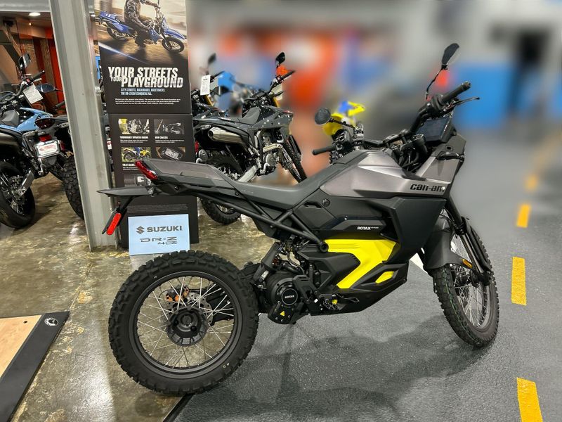 New 2025 Can-Am Origin  in a CARBON BLACK exterior color. Del Amo Motorsports of Redondo Beach (424) 390-7811 delamomotorsports.com 