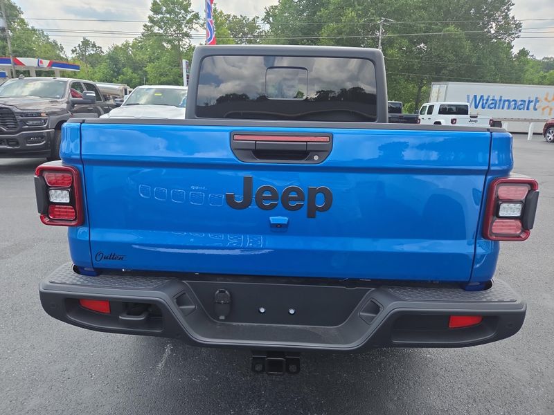 2025 Jeep Gladiator Sport S photo 3