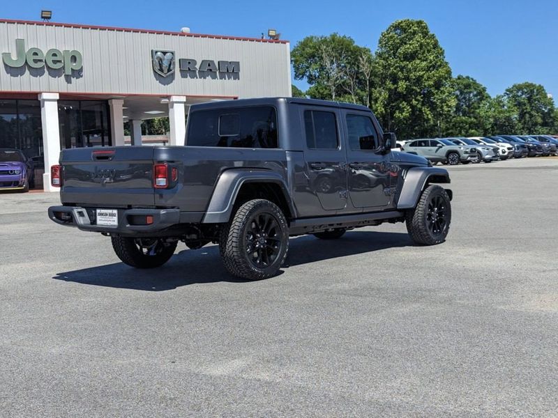 2024 Jeep Gladiator Nighthawk 4x4Image 3