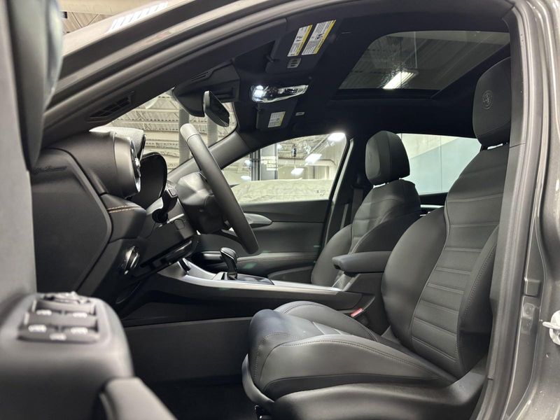 New 2025 Alfa Romeo Tonale AwdImage 3