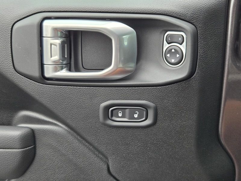 New 2026 Jeep Wrangler 4-door 85th Anniversary Edition