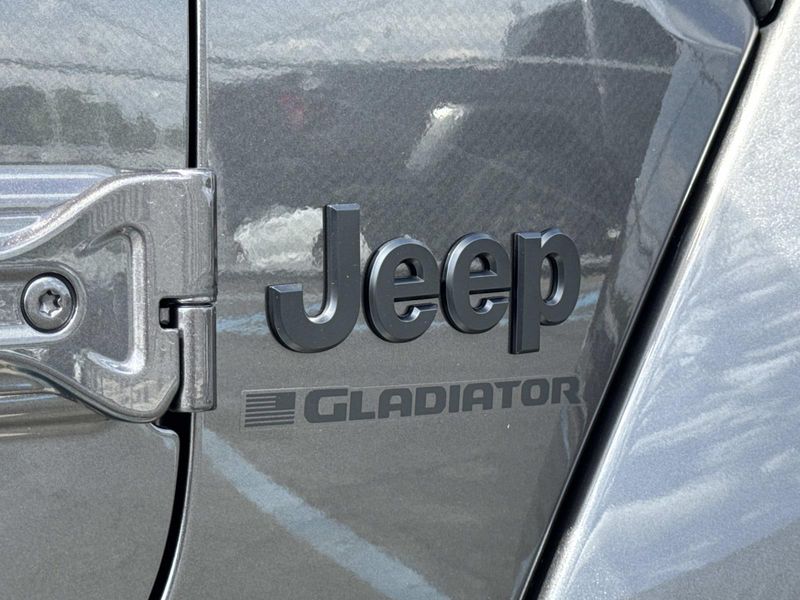 New 2026 Jeep Gladiator Sport S 4x4