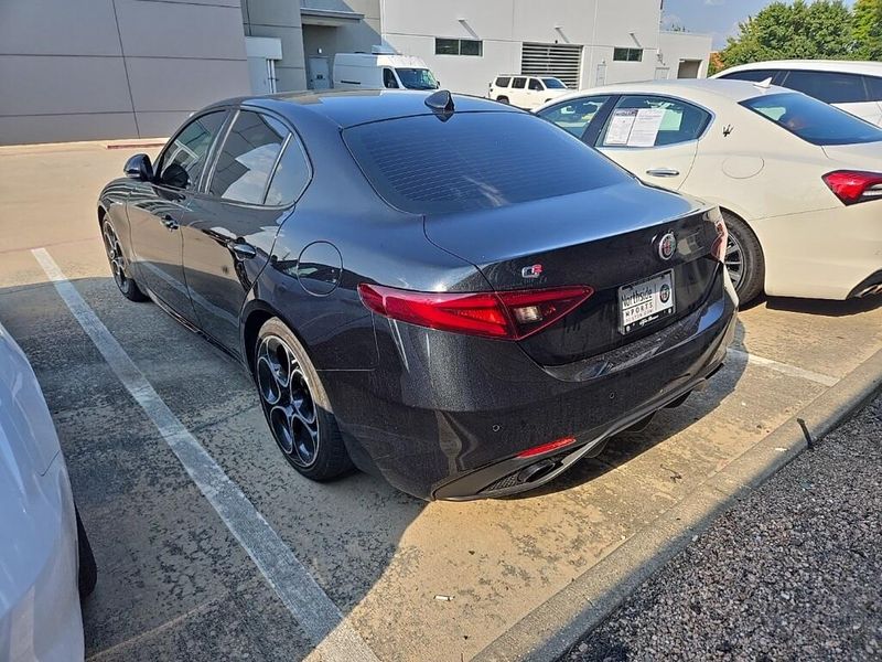 Used 2022 Alfa Romeo Giulia VeloceImage 4