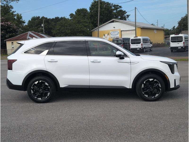 Used 2024 Kia Sorento SImage 6
