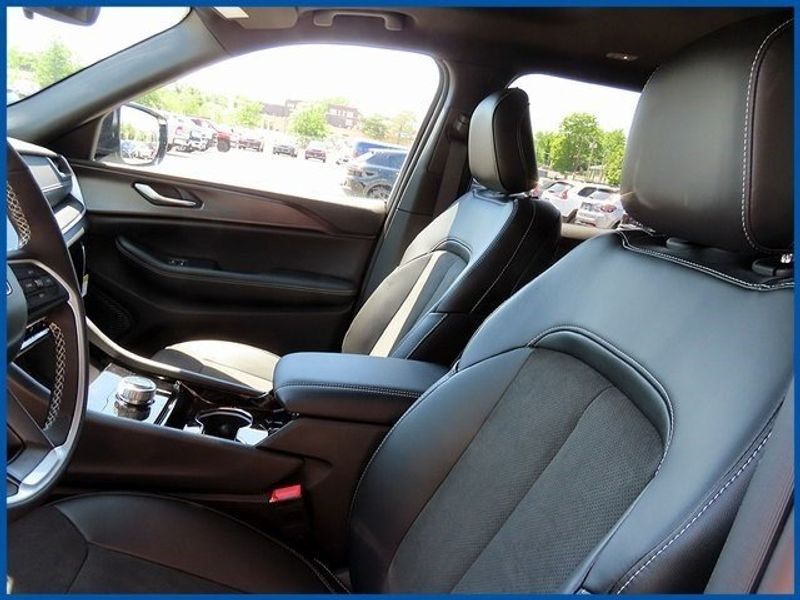 2023 Jeep Grand Cherokee LaredoImage 15
