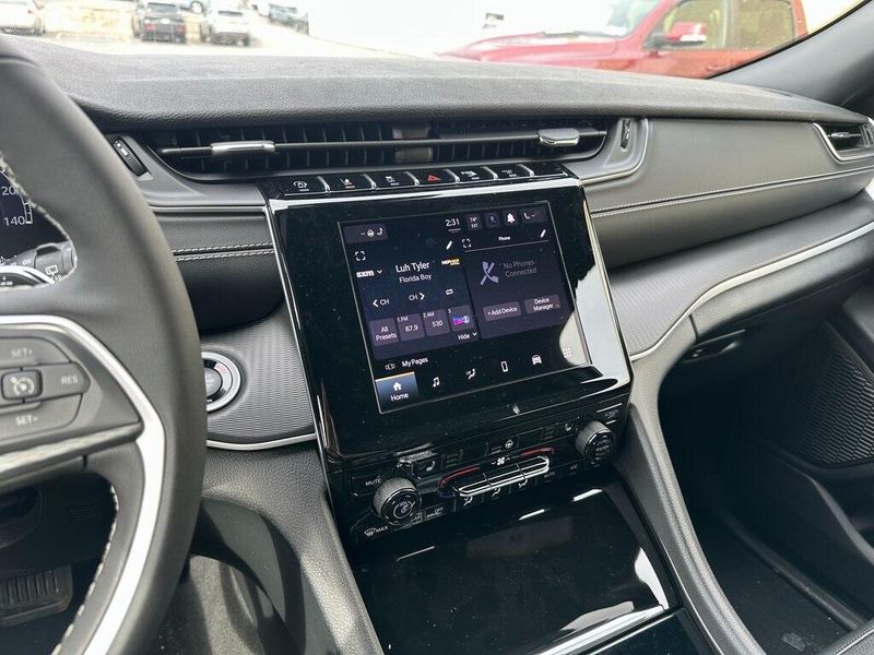 2025 Jeep Grand Cherokee Altitude X 4x4Image 3