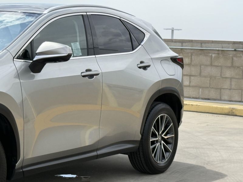 Used 2025 Lexus NX 350h LuxuryImage 9