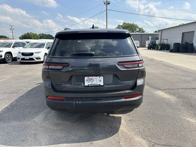 2024 Jeep Grand Cherokee L Altitude X 4x4Image 7