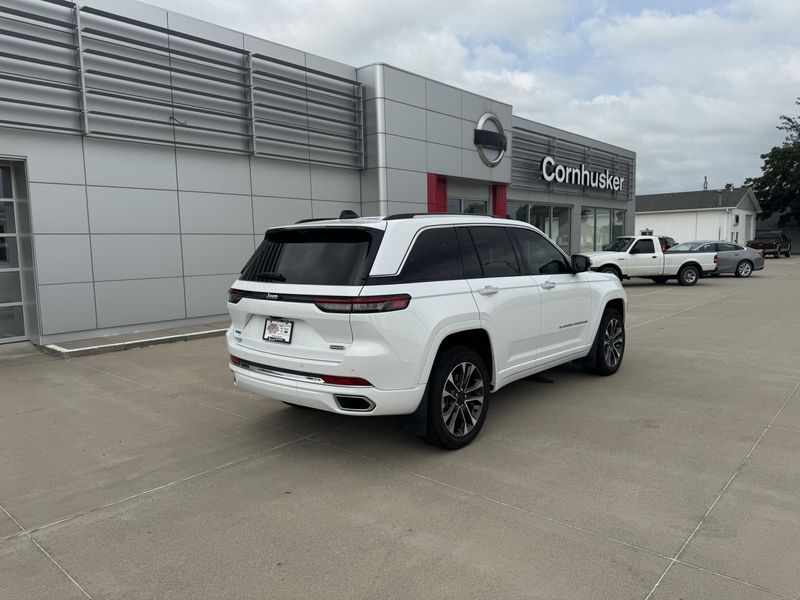 Used 2022 Jeep Grand Cherokee 4xe OverlandImage 9