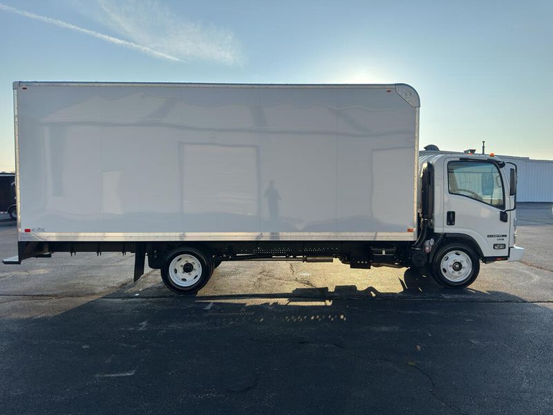 2025 Isuzu NPR photo 6
