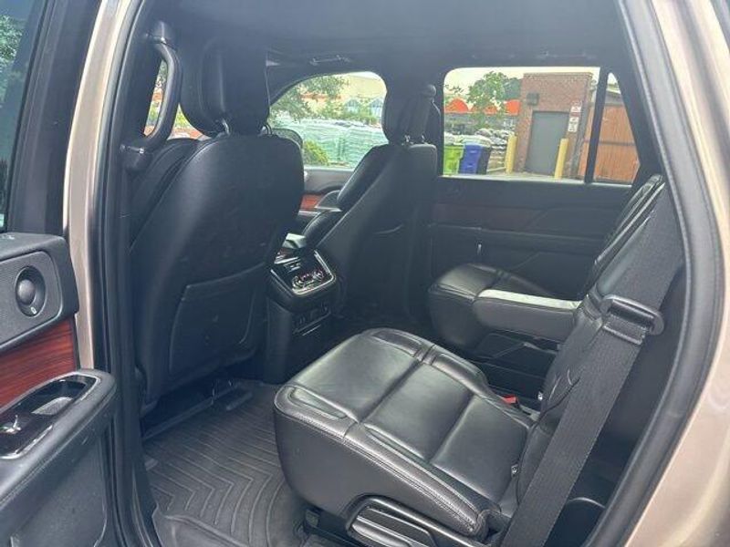 2018 Lincoln Navigator Select