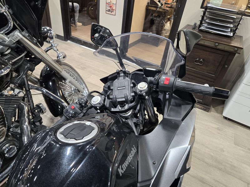 USED 2025 KAWASAKI NINJA 500 SE ABS Image 11