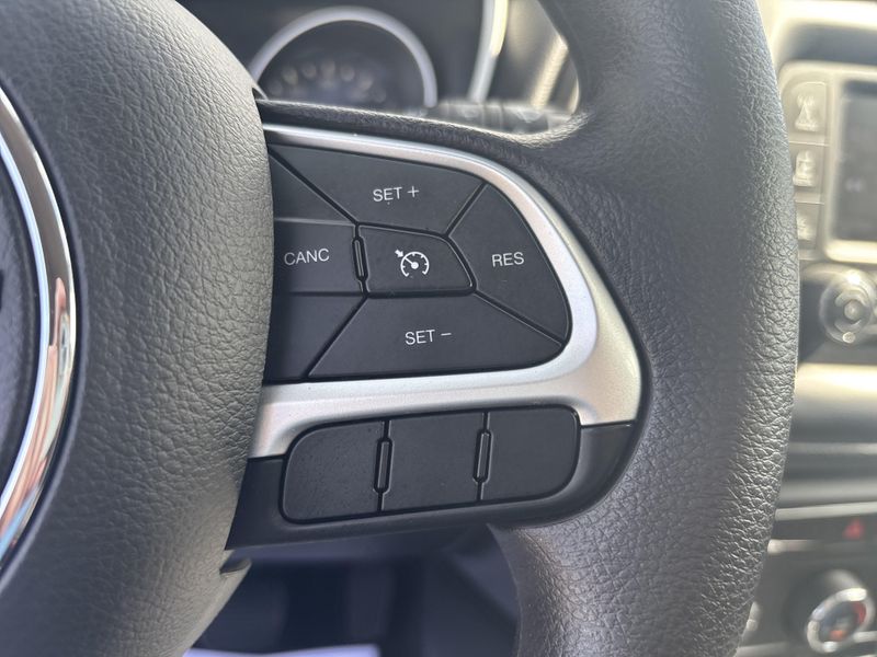 Used 2017 Jeep New Compass SportImage 18