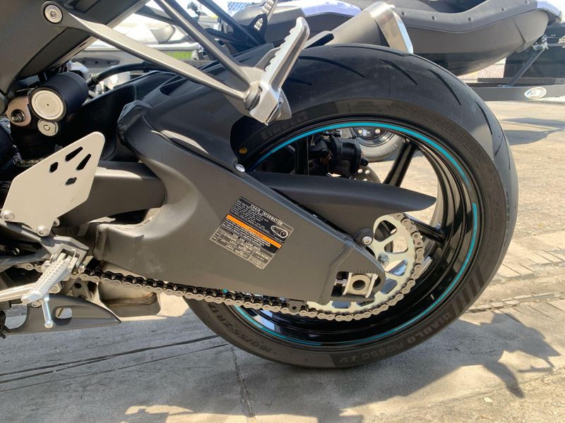 2025 Kawasaki NINJA ZX-6R ABS Image 11