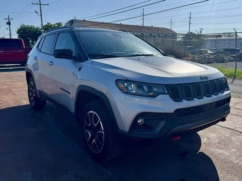 Used 2024 Jeep Compass TrailhawkImage 3