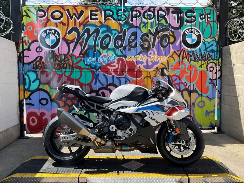 2025 BMW S 1000 RR Image 1