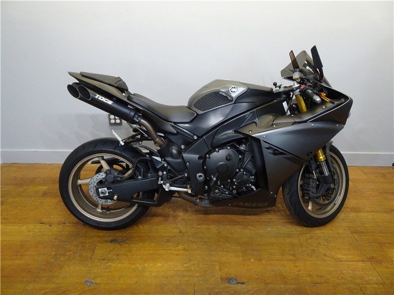 2014 Yamaha YZF in a Gray exterior color. Parkway Cycle (617)-544-3810 parkwaycycle.com 