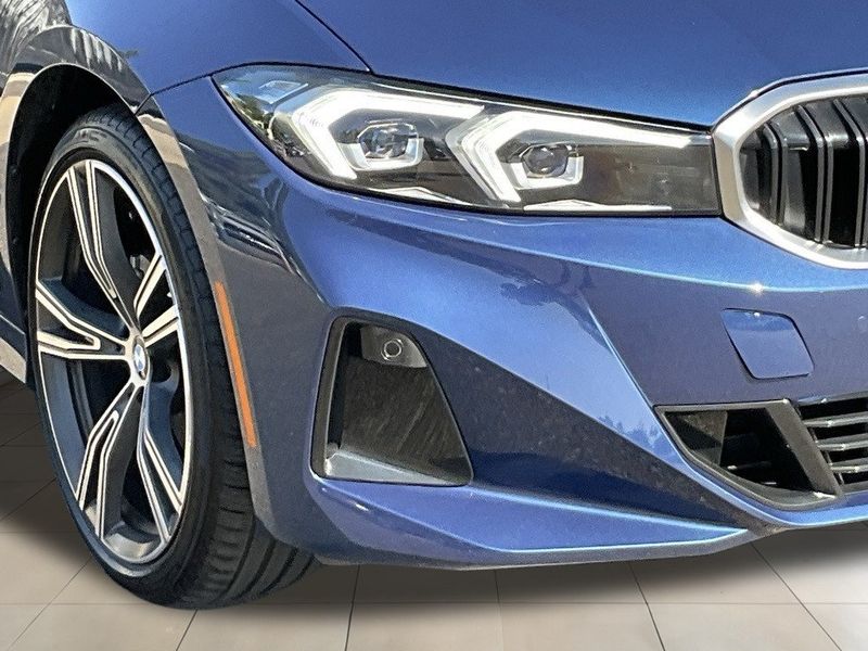 2023 BMW 3 Series 330iImage 9