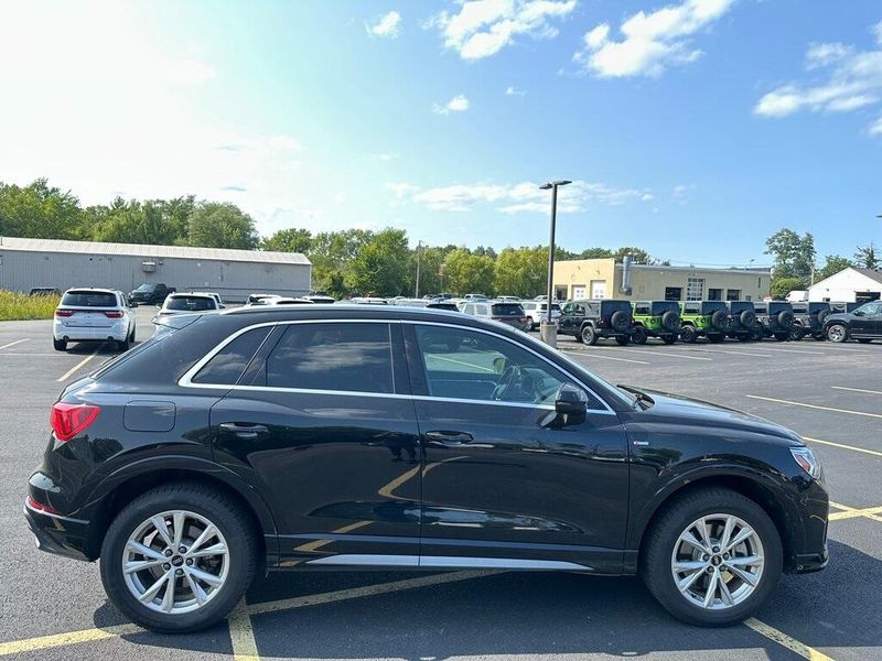 2024 Audi Q4 S line Premium photo 2