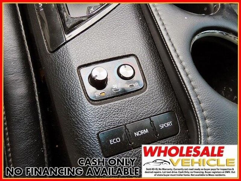 2014 Toyota Avalon LimitedImage 17