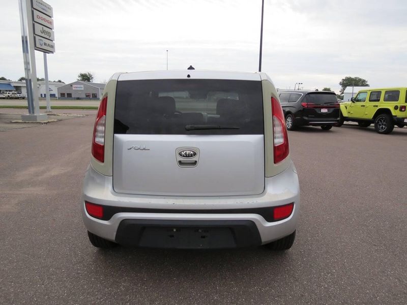 Used 2012 Kia Soul + 4dr Crossover 6AImage 4