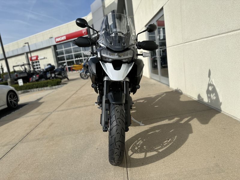 2023 Triumph TIGER 1200 GT PRO in a SNOWDONIA WHITE exterior color. Cross Country Powersports 732-491-2900 crosscountrypowersports.com 