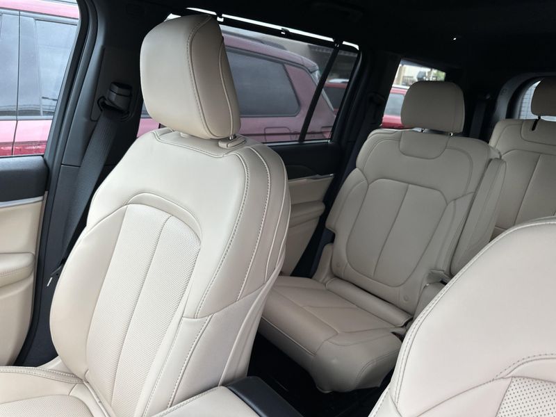 New 2025 Jeep Grand Cherokee L Limited 4x4Image 28