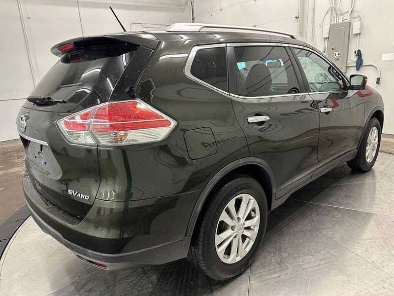 2016 Nissan Rogue SVImage 16
