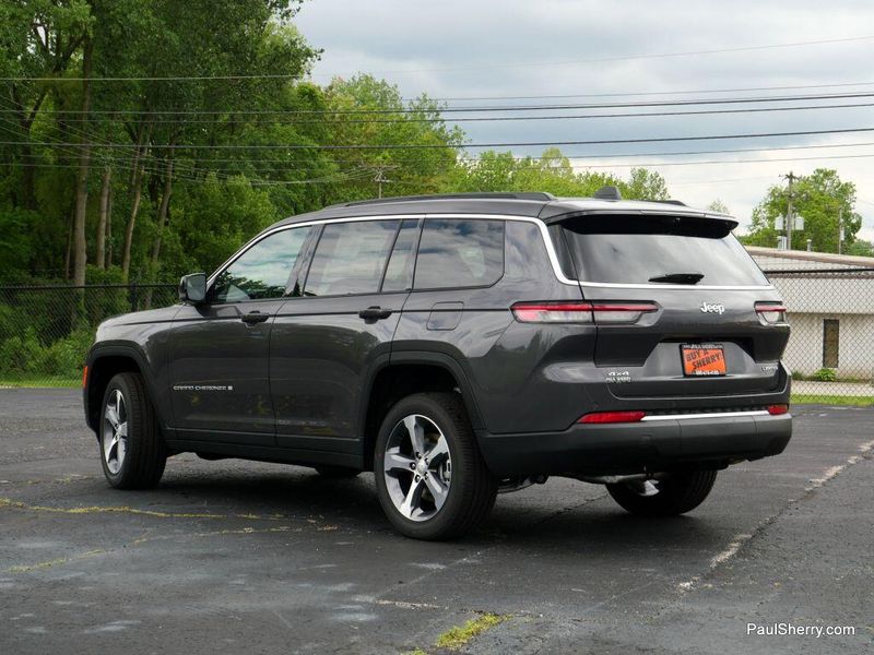 2025 Jeep Grand Cherokee L Limited 4x4Image 11