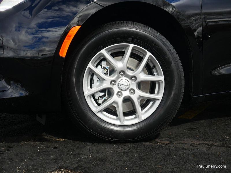 New 2026 Chrysler Voyager Lx