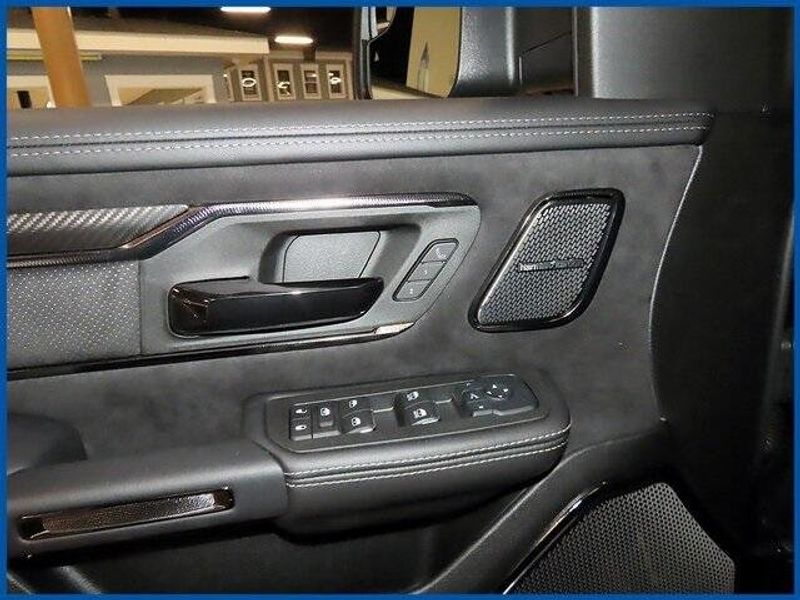 2025 RAM 1500 RHOImage 12